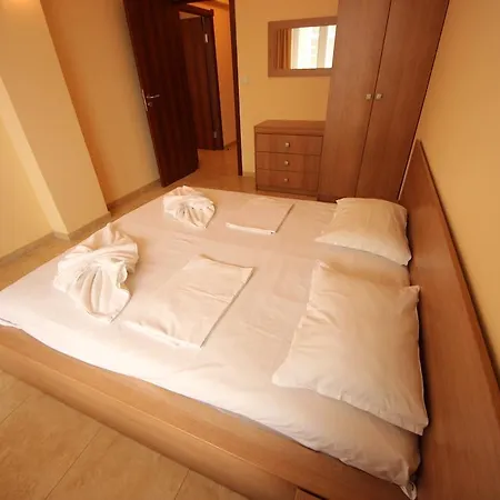 Menada Sea Regal Apartment